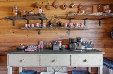 House, 4 Bedrooms | Dining