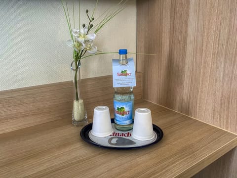 50-cm flat-screen TV with cable channels, TV