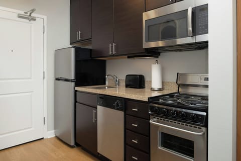 Suite, 1 Bedroom | In-room safe, laptop workspace, iron/ironing board