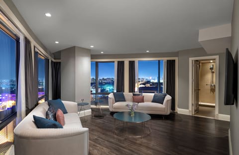 Presidential Suite | Living area | 52-inch LCD TV with satellite channels, TV