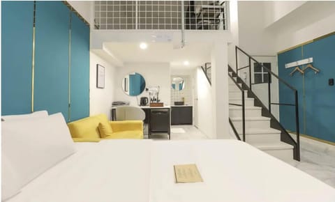 Premium Twin Room (Family Room) | Desk, soundproofing, free WiFi, bed sheets