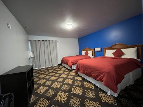 Deluxe Double Room | Down comforters, pillowtop beds, individually furnished, desk