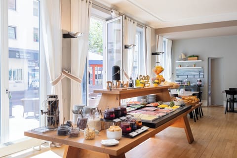 Daily buffet breakfast (EUR 17.00 per person)