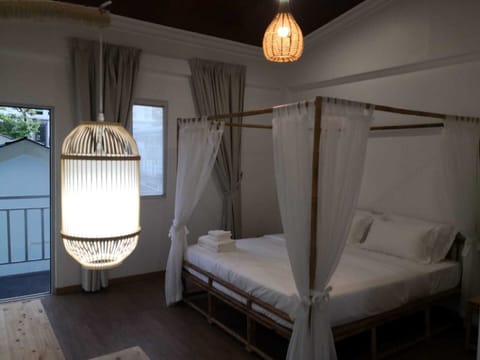 Deluxe Cabin | Free WiFi, bed sheets