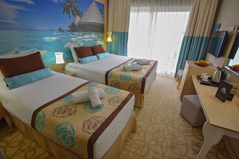 Minibar, in-room safe, desk, laptop workspace