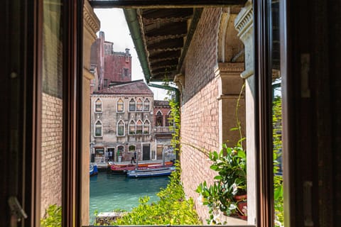 Superior Room, Canal View | View from room