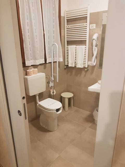 Rainfall showerhead, hair dryer, towels, soap