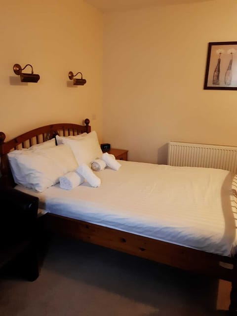 Double or Twin Room, Ensuite | Room amenity