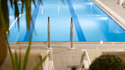 Outdoor pool, open 9:00 AM to 7:00 PM, pool umbrellas, sun loungers