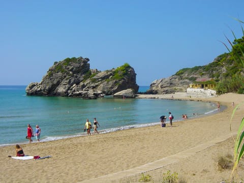 Apartment, 1 Bedroom, Smoking, Patio | Beach