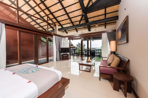 Penthouse Pool Suite with Sea View | In-room safe, individually furnished, desk, laptop workspace