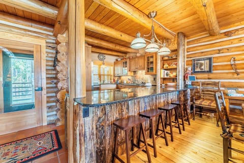 House (3 Bedrooms) | Exterior