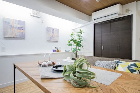 Apartment | Living area | Flat-screen TV