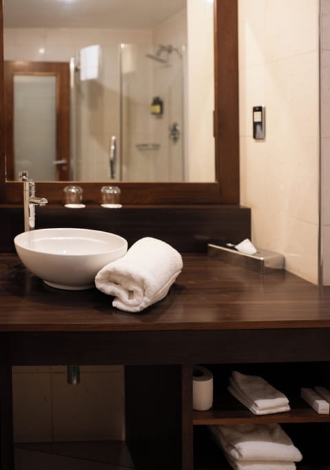 Egyptian cotton sheets, premium bedding, memory foam beds, in-room safe