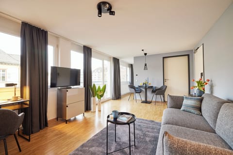 1 bedroom, in-room safe, individually decorated, desk