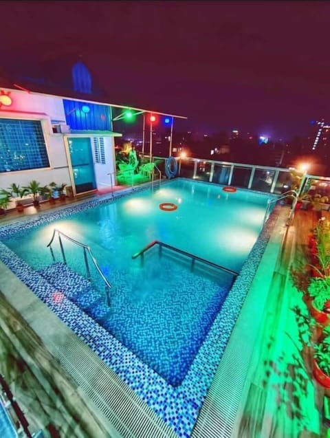 Outdoor pool, pool umbrellas
