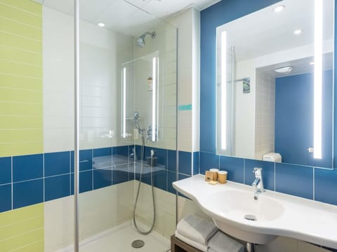 Classic Room, 1 Double Bed | Premium bedding, minibar, in-room safe, desk