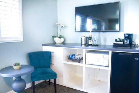 Captains Quarters (12), Ocean View King - No Dogs | Pillowtop beds, individually decorated, individually furnished