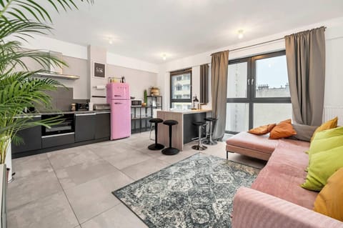 Comfort Apartment | Living area | 24-inch Smart TV with satellite channels, TV