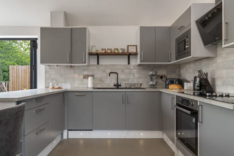 Cottage, Accessible, Private Bathroom | Shared kitchen | Highchair