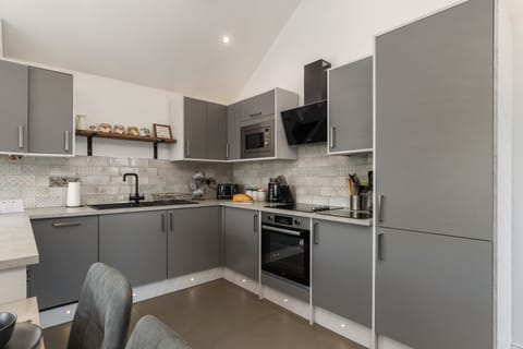 Cottage, Accessible, Private Bathroom | Shared kitchen | Highchair