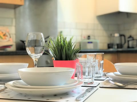 Comfort House, Private Bathroom | Restaurant