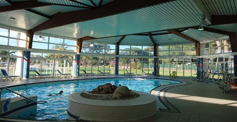 Indoor pool, sun loungers