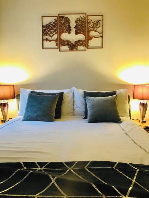 Apartment, 1 Bedroom, Fireplace, Garden View | 2 bedrooms