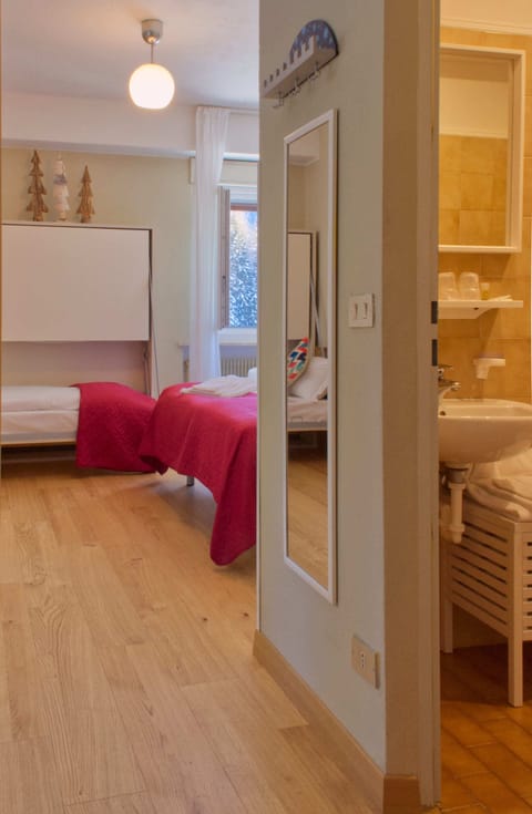 Comfort Double or Twin Room | In-room safe, soundproofing, free WiFi, bed sheets