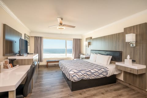 Standard Room, 1 King Bed, Oceanfront | Free WiFi, bed sheets