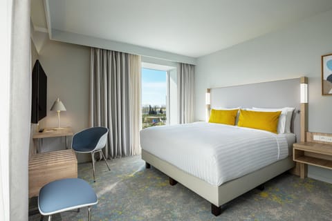 Laptop workspace, iron/ironing board, free cribs/infant beds, free WiFi