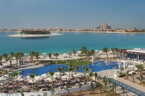 3 outdoor pools, free cabanas, pool umbrellas