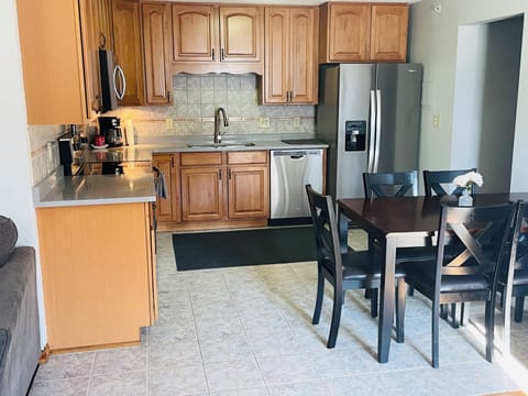 Deluxe Suite | In-room dining