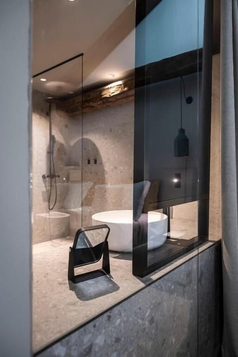 Free toiletries, hair dryer, bathrobes, slippers