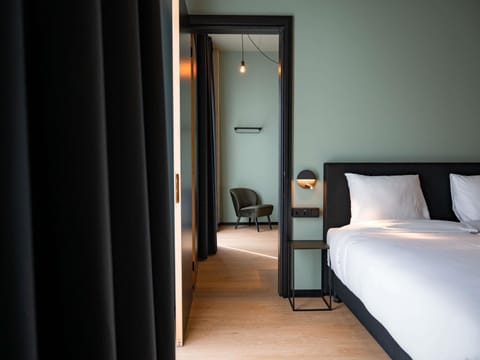 Minibar, in-room safe, desk, laptop workspace