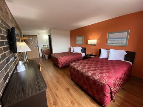 Deluxe Double Room | Desk, free WiFi, bed sheets