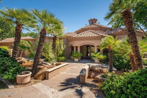 Condo, 2 Bedrooms | Property grounds