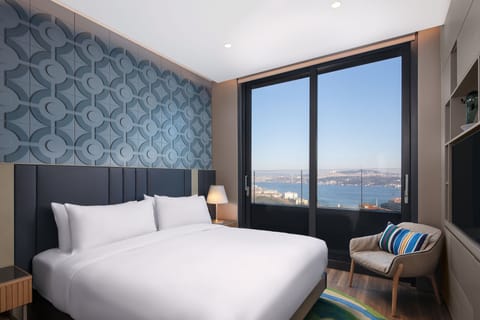 1 bedroom, premium bedding, down comforters, minibar
