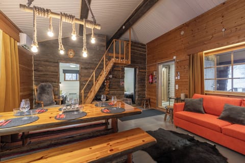 Panoramic Cabin, Multiple Beds, Non Smoking | Dining room