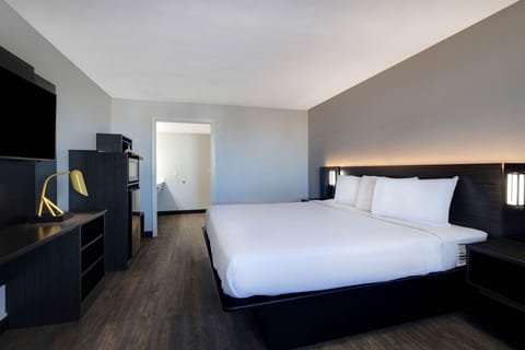 Desk, laptop workspace, free WiFi, bed sheets