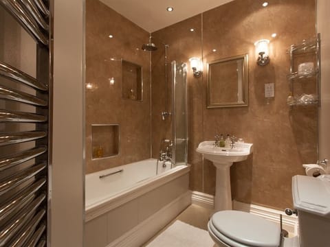 Double Room, Ensuite (Super Size Cheviot) | Bathroom