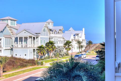 House (5 Bedrooms) | Front of property