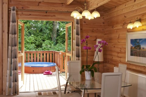 48-inch flat-screen TV with digital channels, TV, fireplace