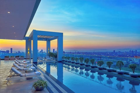 Outdoor pool, sun loungers