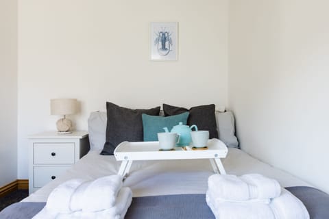 House | 2 bedrooms, iron/ironing board, free WiFi, bed sheets