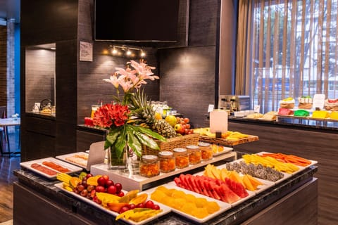 Daily buffet breakfast for a fee