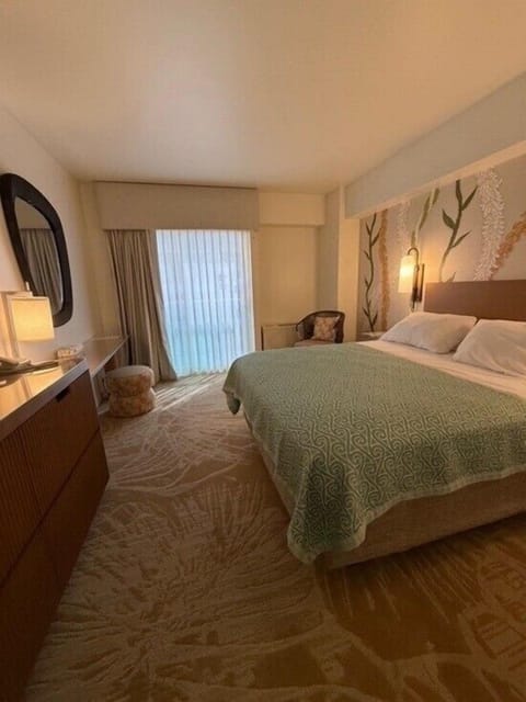 Standard Room, 1 Queen Bed (Kona Tower Run of House) | Desk, blackout drapes, iron/ironing board, free WiFi