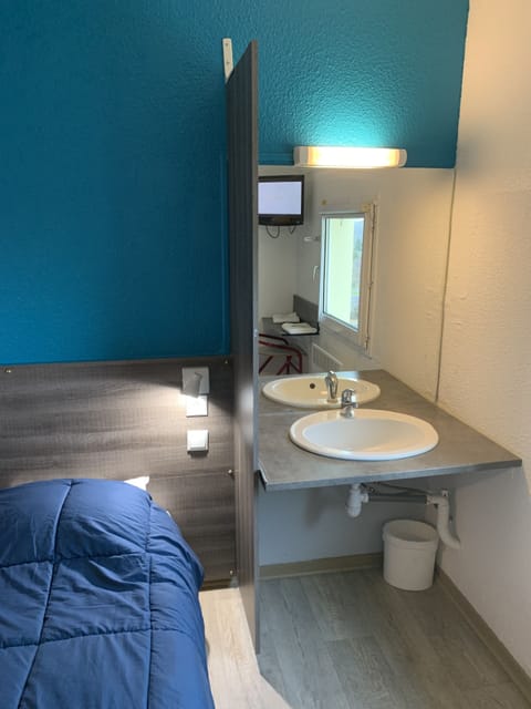 Economy Double Room | Free WiFi, bed sheets