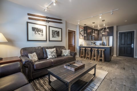 Condo, 2 Bedrooms | Interior