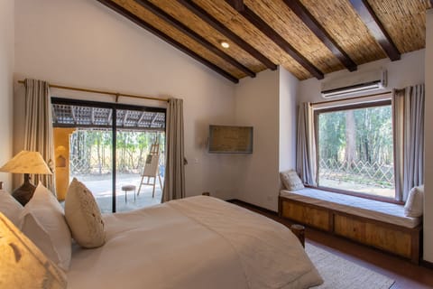 Art Residency | Individually decorated, individually furnished, free WiFi, bed sheets